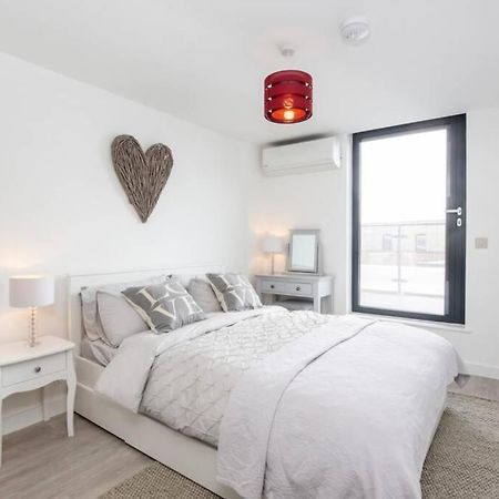 2 Bedroom Penthouse - Large Balcony - Minster View Йорк Экстерьер фото